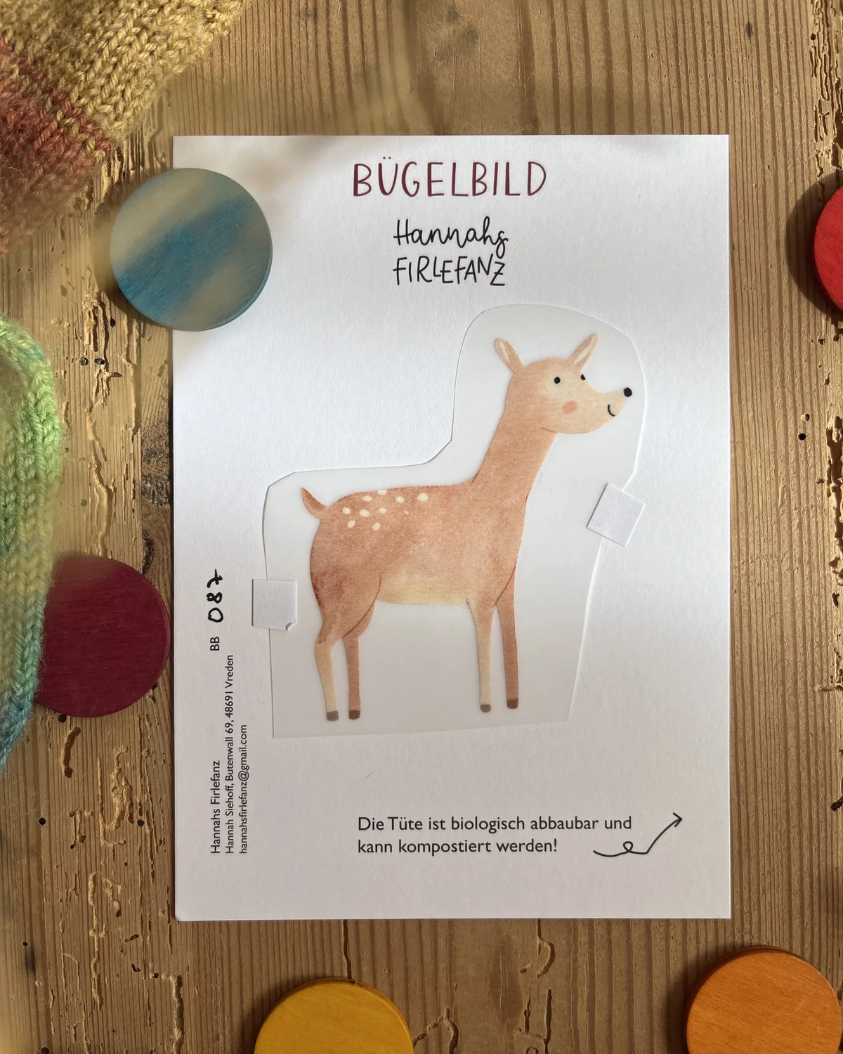 Hannahs Firlefanz Bügelbild Rehkitz mit weißen Punkten, auf der Bügelbild-Karte in der Tüte