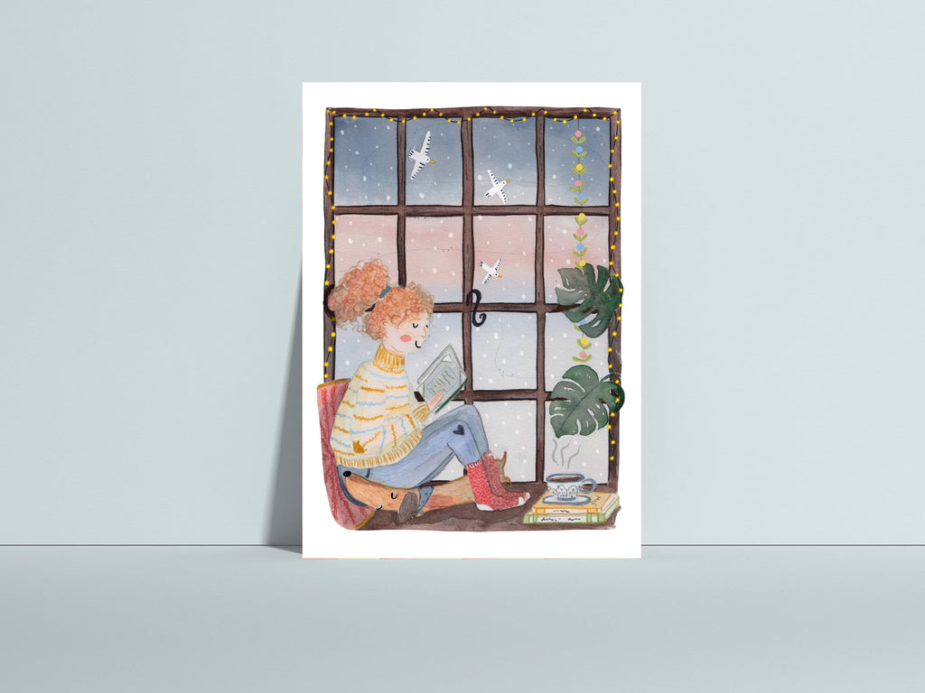 Postkarte Leseabend von Hannahs Firlefanz A6, an eine helle Wand gelehnt
