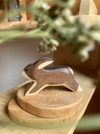 Holzfigur Hase laufend von HolzWald, Foto