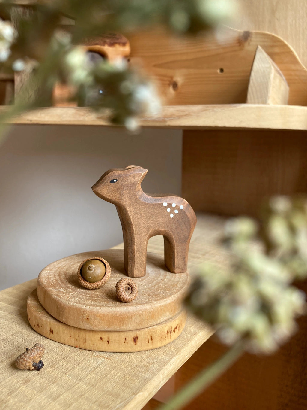 Holzfigur Hirschkalb von HolzWald, Foto
