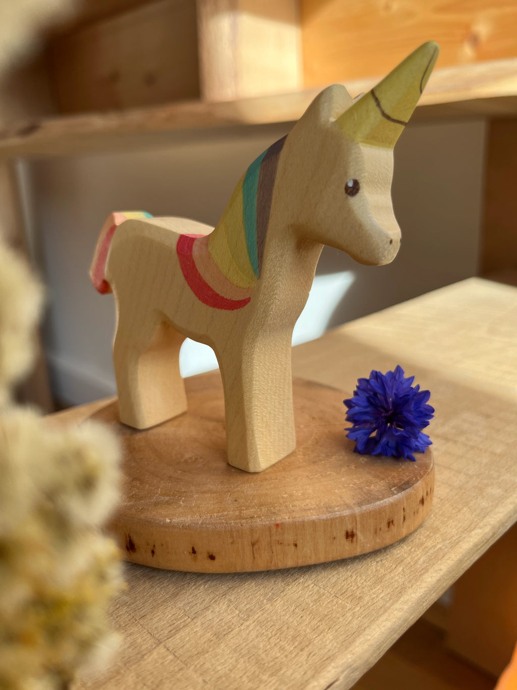 Holzfigur Einhorn Regenbogen klein von HolzWald, Foto