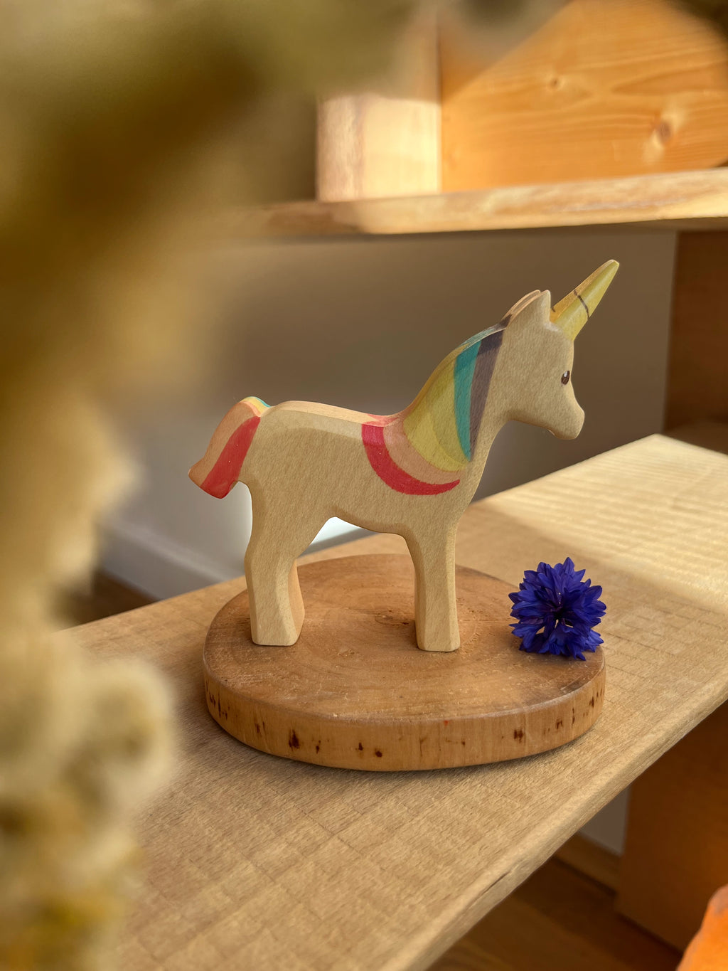 Holzfigur Einhorn Regenbogen klein von HolzWald, Foto