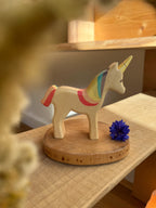 Holzfigur Einhorn Regenbogen klein von HolzWald, Foto