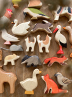 Viele HolzWald Holztiere nebeneinander, Gruppenbild