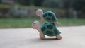 Holzfigur Meeresschildkröte von HolzWald, türkis