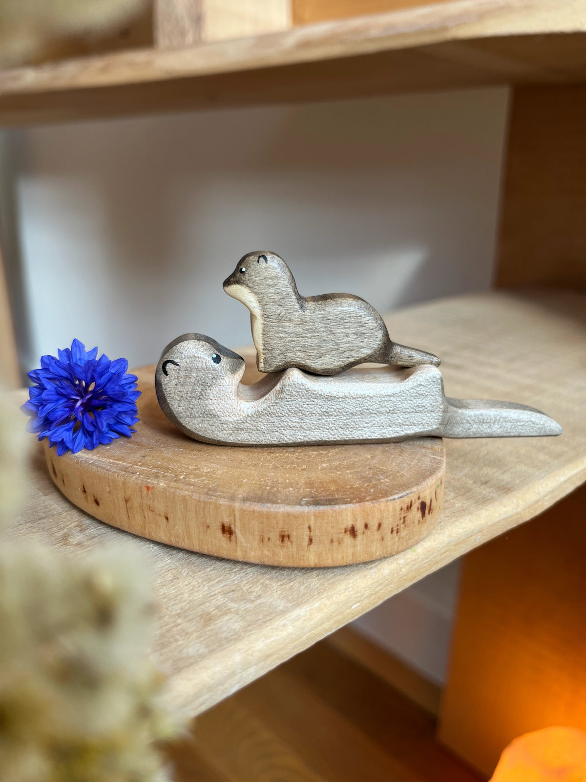 Holzfigur Otter liegend von HolzWald, Foto