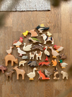 Viele HolzWald Holztiere nebeneinander, Gruppenbild