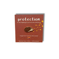 Emaille-Pin Igel protection von Esther Bennink, Emaille-Pin Igel auf einer dunkelroten Karte mit dem Spruch protection
