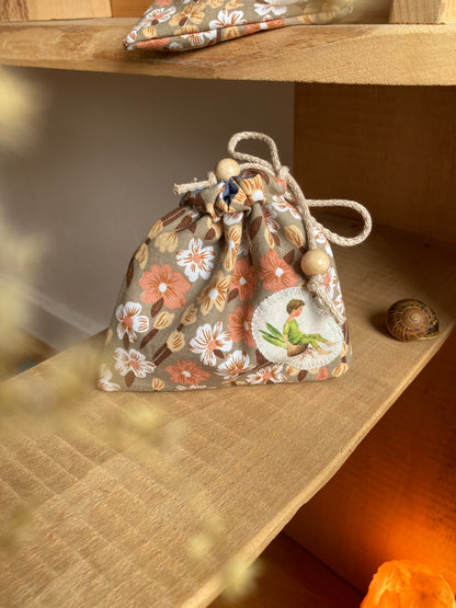 Schatzbeutel "Frühlingself" & kleiner orangener Holzgnom