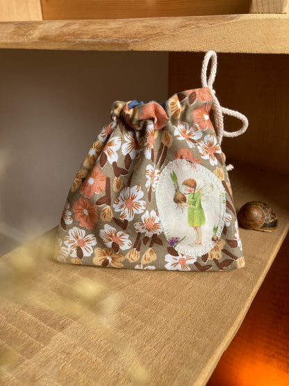 Schatzbeutel "Frühlingselfe" & kleiner orangener Holzgnom