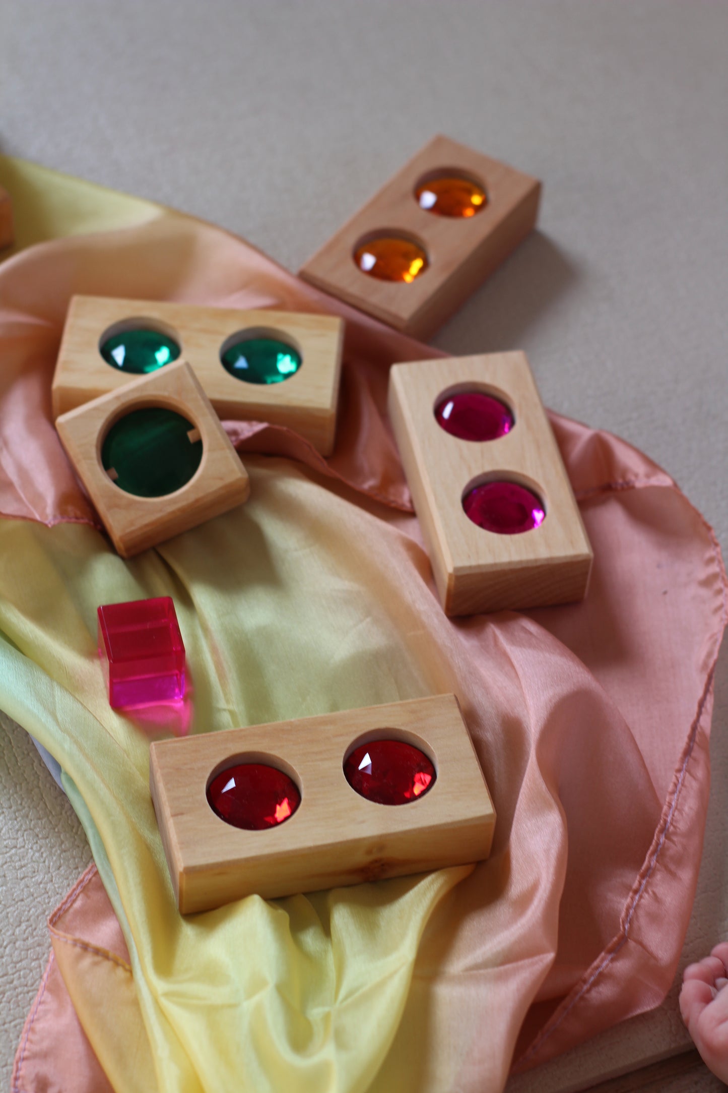 Bauspiel - Kleine Farbstraße mit Lichtbauwürfeln