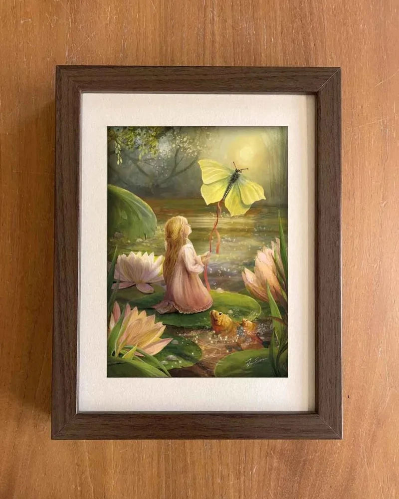 Postkarte Däumelinchen von Iris Esther A6, im Bilderrahmen, Stimmungsbild