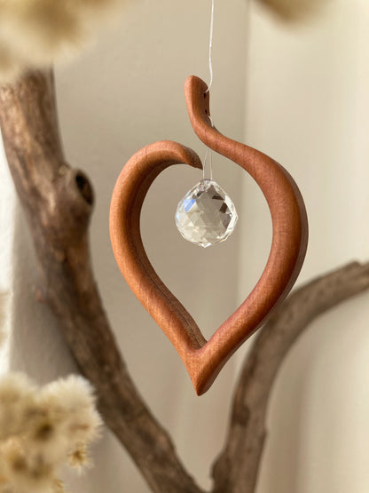 Fensterschmuck -  Kleines Lindenblatt mit Regenbogen-Kristall