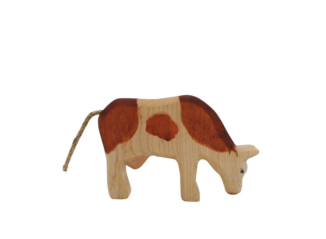 HolzWald Kuh fressend