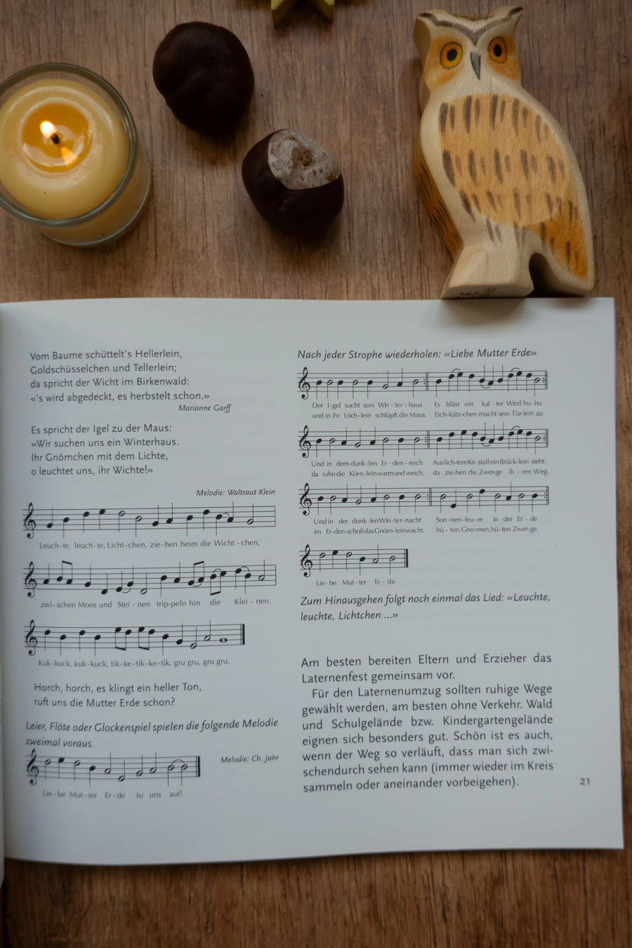 Laternenzeit von Michaela Kronshage, Laternenlied im Buch