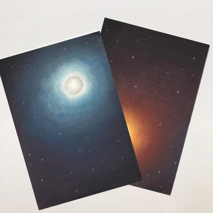 Postkarten Sonne und Mond 2er-Set von Lot Bouwes A6, die Karten Mond und Sonne nebeneinander
