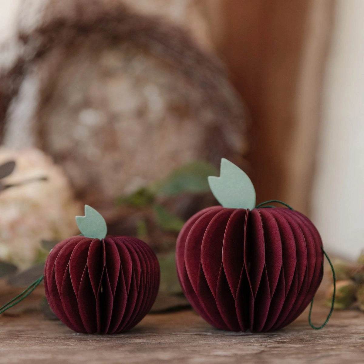 Papieranhänger Apfel - bordeaux