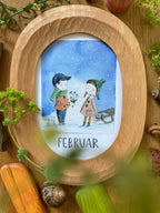 Monatskarten-Set von Stefanie Messing, einzelne Monatskarte in einem ovalen Holzrahmen, Foto