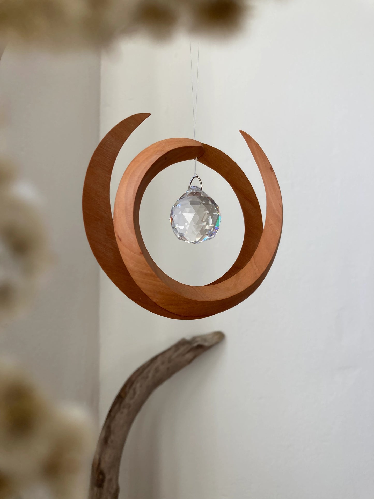 Fensterschmuck - Nepal mit Regenbogen-Kristall