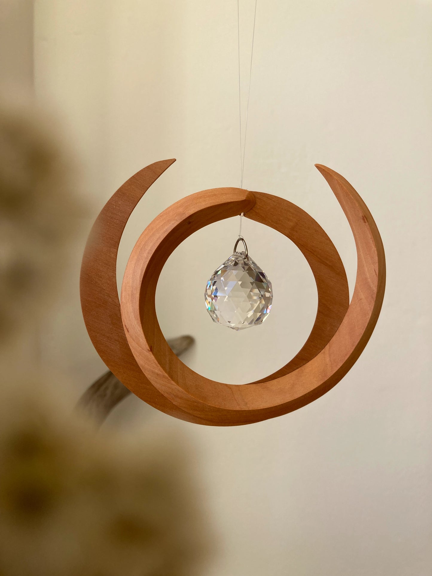 Fensterschmuck - Nepal mit Regenbogen-Kristall