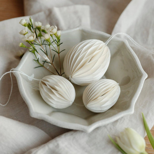 Osterdekoration Osterei aus Papier - weiß - gross