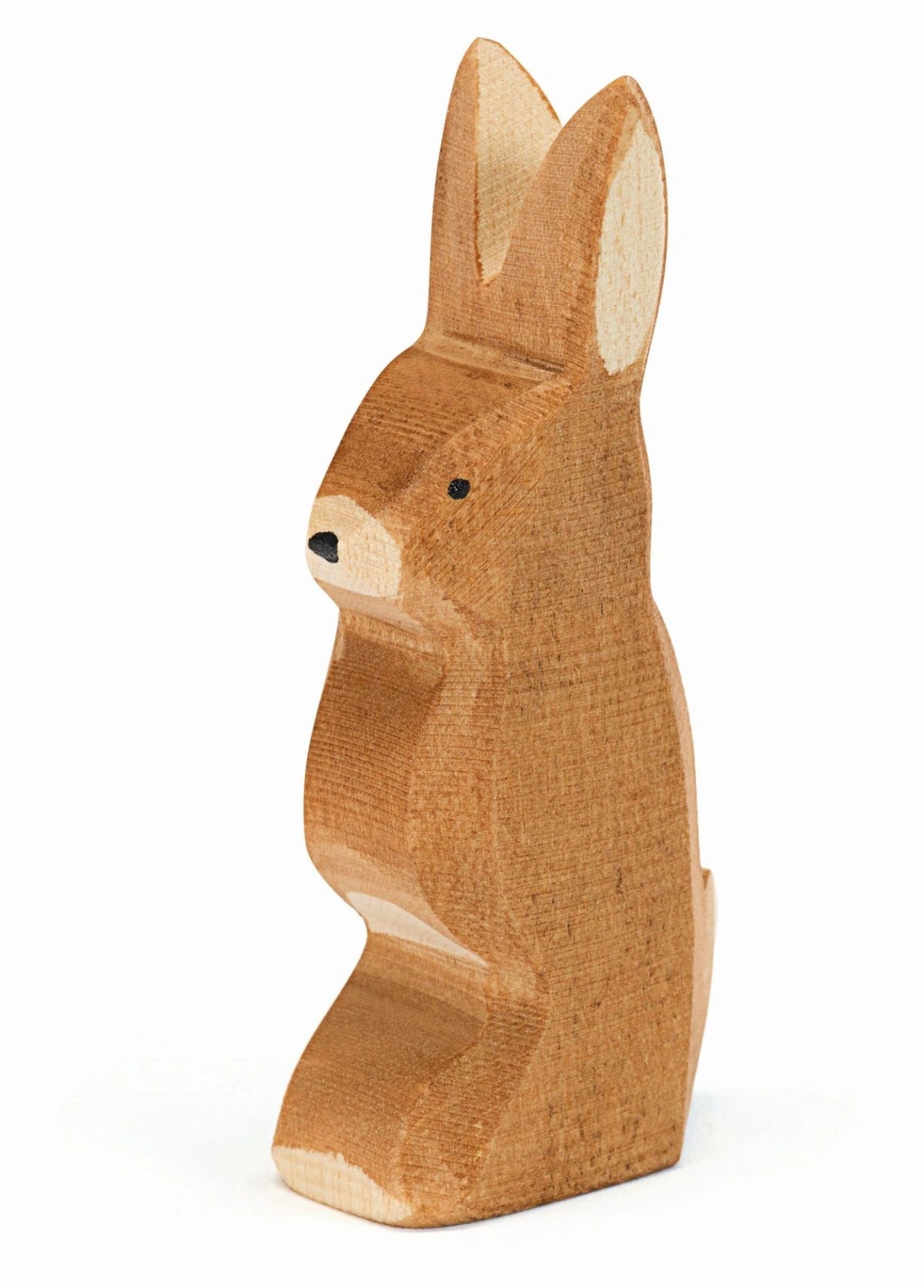 Ostheimer Hase Ohr hoch, braune Holzfigur macht Männchen