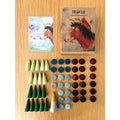 Ostheimer Hrókur Set von Grapat mit Holzteilen und Karten