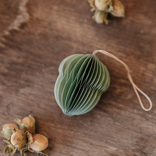 Papieranhänger Eichel - grün - klein