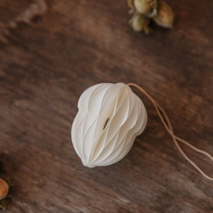 Papieranhänger Eichel - weiß - klein