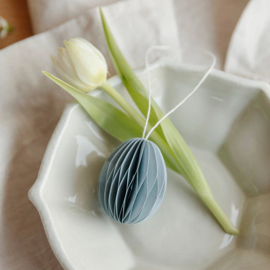 Osterdekoration Osterei aus Papier - hellblau - klein