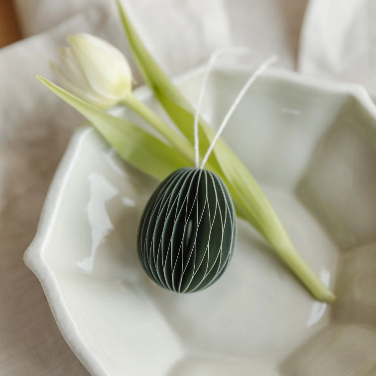 Osterdekoration Osterei aus Papier - olive - groß