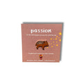Emaille-Pin Frischling passion von Esther Bennink, Emaille-Pin Frischling auf einer Karte mit dem Spruch passion