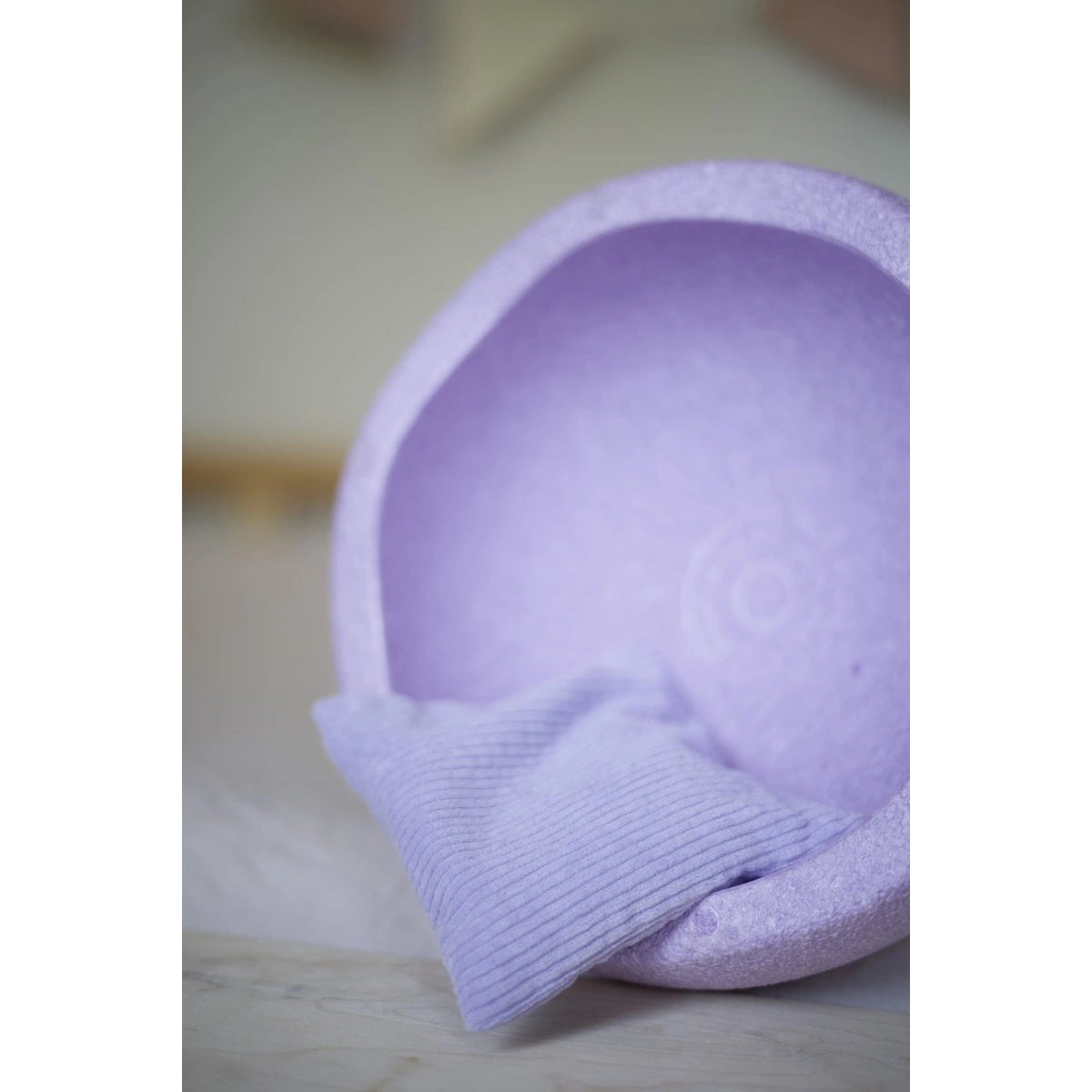 Sensorisches Kirschkernkissen Lila Pastell von Pit and Play