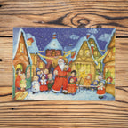 Sellmer Adventskalender Der Weihnachtsmann kommt in die Stadt A4 auf einem Holztisch