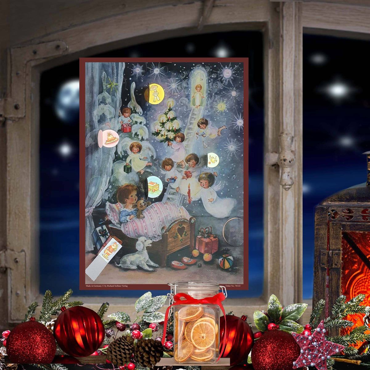 Adventskalender Engelstraum von Sellmer am Fenster