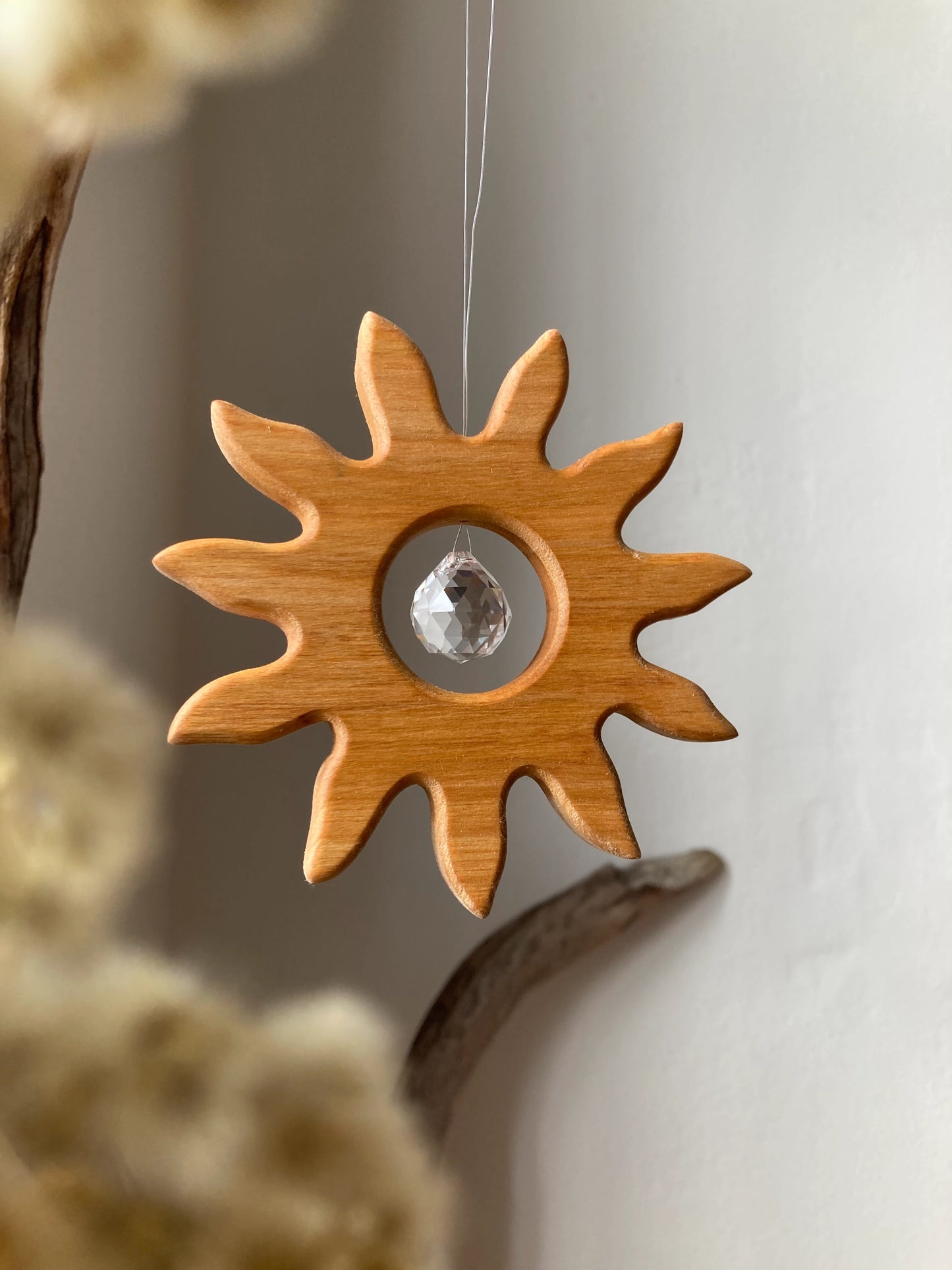 Fensterschmuck - Sonne groß mit Regenbogen-Kristall