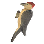 Ostheimer Specht, Holzfigur mit rotem Häubchen