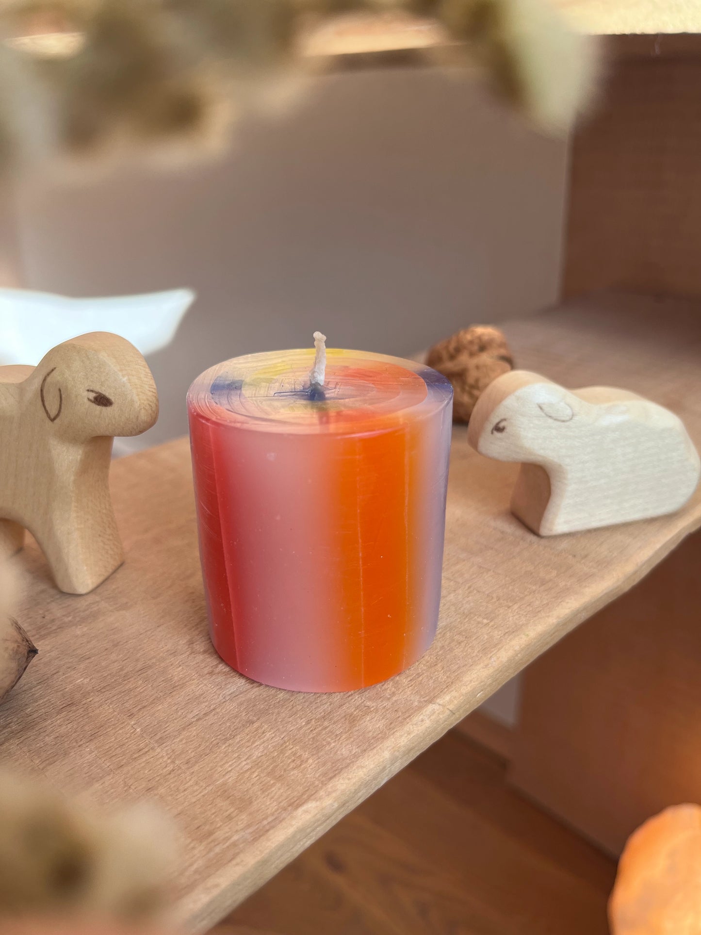 Stumpenkerze Regenbogen "Spirale"