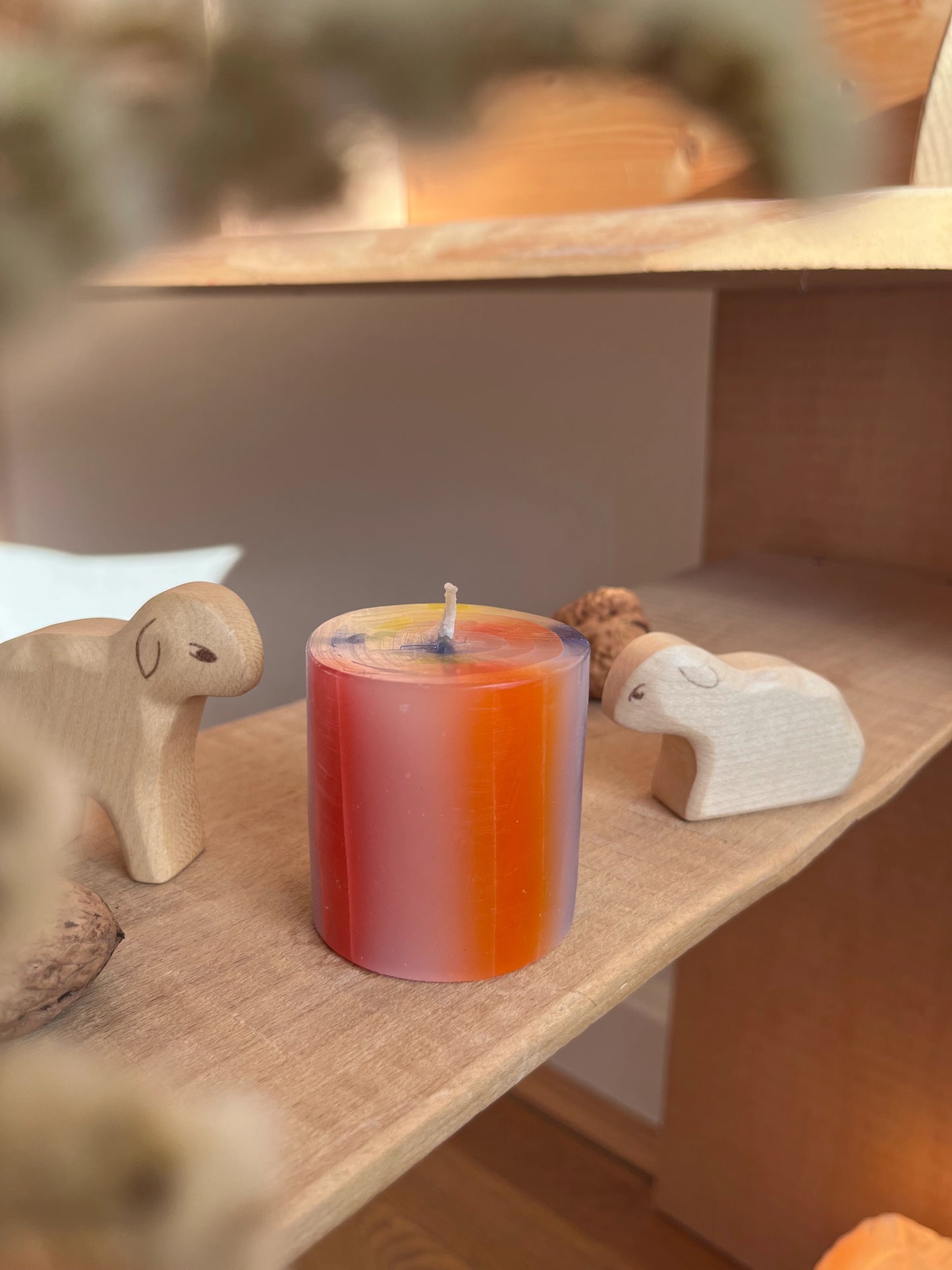 Stumpenkerze Regenbogen "Spirale"