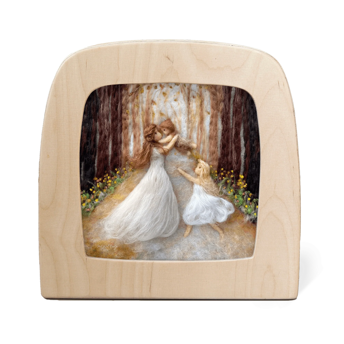 Toverlux Motiv Mutter mit Kind von Het Wol Feetje in der magischen Lampe: Gefilzte Mutter und Kind Hand in Hand im lichten Wald