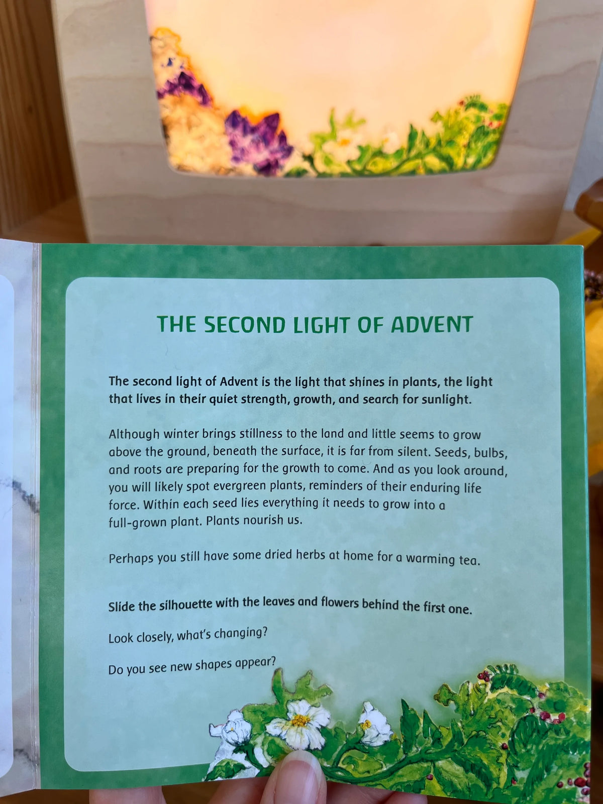 Toverlux 4er Motiv-Set Eine Adventsgeschichte von Eentje van Margo: Karte zum zweiten Advent mit Geschichte zum Vorlesen vor der leuchtenden Lampe
