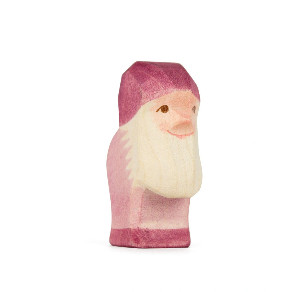 Ostheimer Zwerg violett, Holzfigur mit Zipfelmütze und weißem Bart